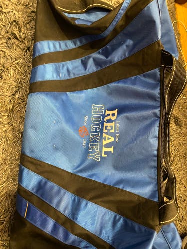 Labatt Blue Wheeled Hockey bag