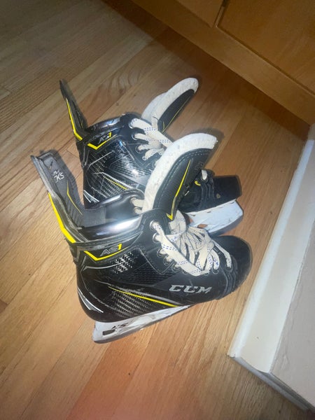 Used Senior CCM Super Tacks AS1 Hockey Skates 7.5