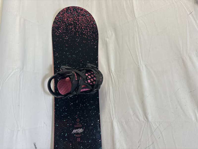 Used 2015 Ride Rapture 143 Cm Women's Snowboard W Ride Lxh