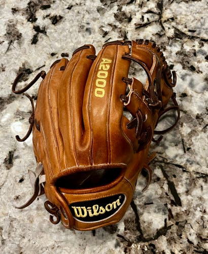 Used  Infield 11.5" A2000 Baseball Glove