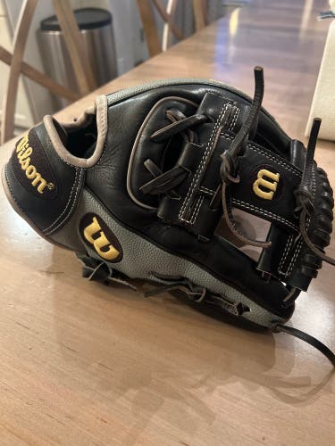 Used 2022 Infield 11.5" A2000 Baseball Glove