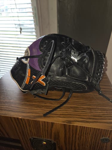 Absolutely Ridiculous 12" Pitchers glove