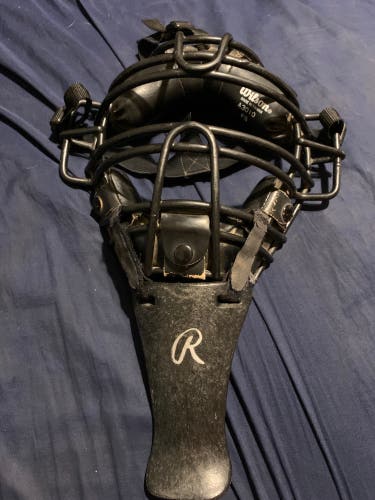 Wilson A3010 Umpire Mask