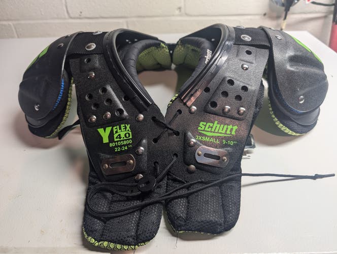 Used 3XS Youth Schutt Y Flex 4.0 Youth Shoulder Pads
