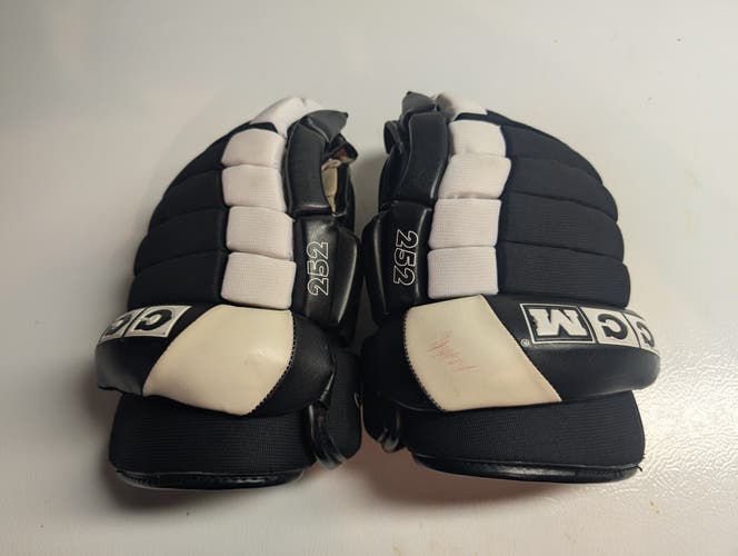 Used CCM HOCKEY GLOVES 252 13 INCH LOCK THUMB POWERLINE