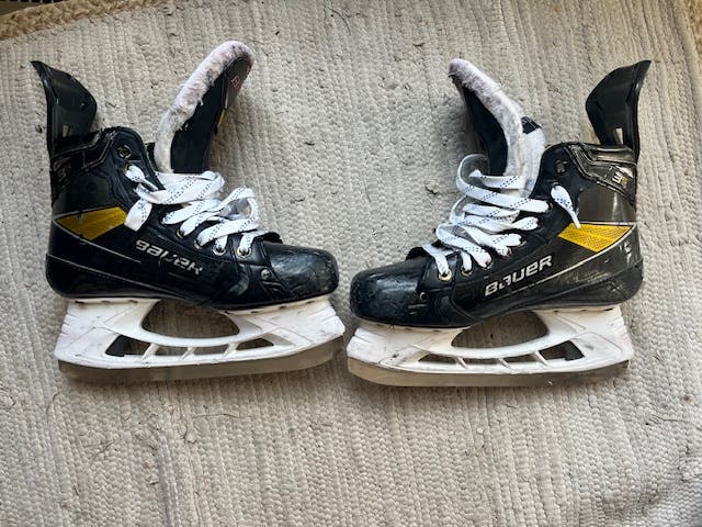 Used Senior Bauer Supreme 3S Pro Hockey Skates Extra Wide Width 7