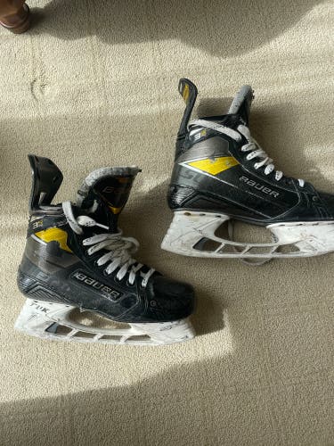 Used Bauer 8.5 Supreme 3S Pro Hockey Skates