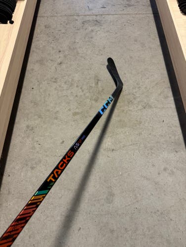 (NHL) New Senior CCM Left Hand P29 85 Flex Pro Stock Tacks AS-VI PRO Hockey Stick