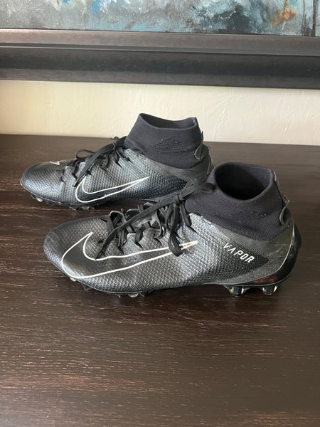 Men’s Nike vapor Untouchable Pro 3  Black/white/Gold Cleats size men 10