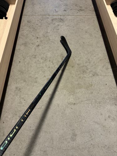 (NHL) New Senior CCM Left Hand P29 85 Flex Pro Stock RibCor Trigger 6 Pro Hockey Stick