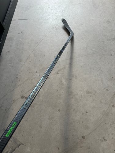 (NHL) New Senior CCM Left Hand P29 85 Flex Pro Stock RibCor Trigger 6 Pro Hockey Stick