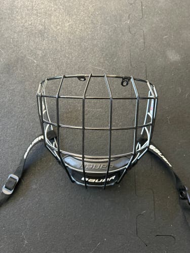 Bauer Profile II “Oreo” Cage Medium
