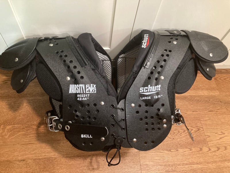 Schutt Varsity Flex 4.0 Shoulder Pads Large in Like-New Condition