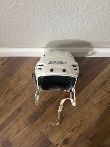 Bauer Re-Art 95 hockey helmet