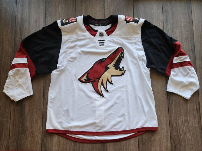 MiC Arizona Coyotes Team Issued Authentic Adidas Howling Head Jersey Size 58