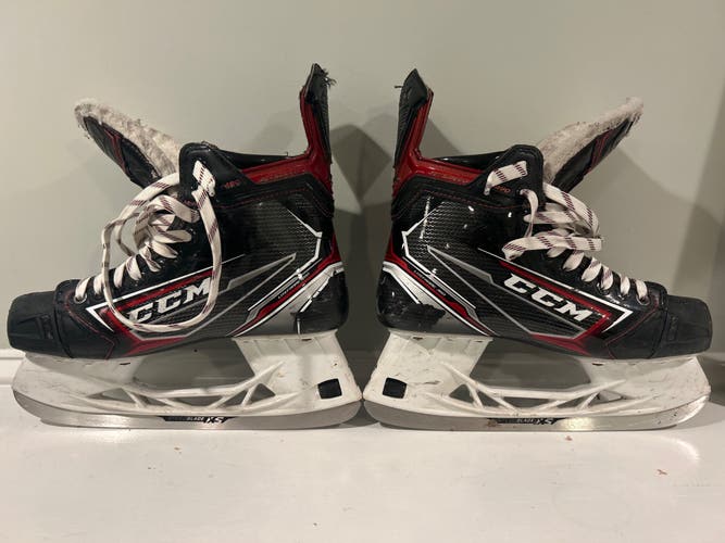 Used Senior CCM Regular Width   8 JetSpeed FT490 Hockey Skates