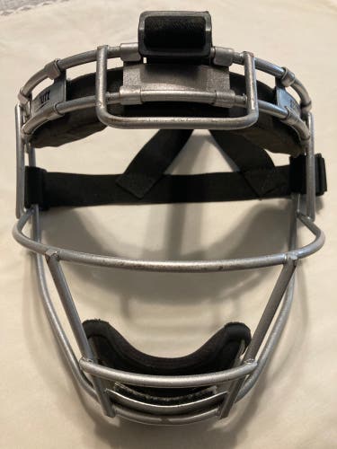 Schutt Softball Fielders Guard/ Face Mask Silver