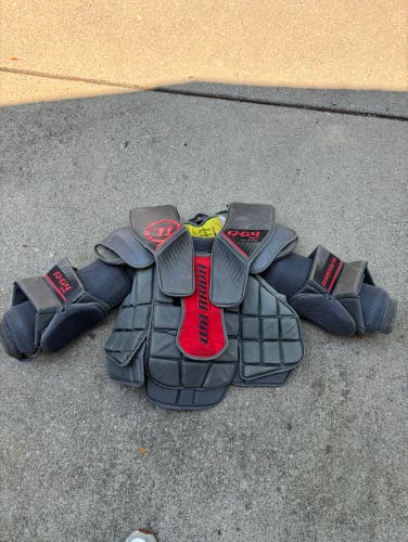 Warrior G4 Senior medium Chest Protector