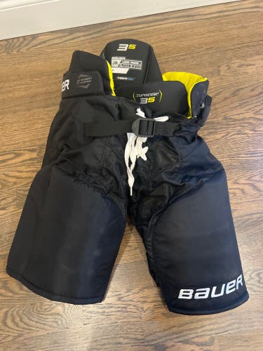 USED TWICE Black Bauer Supreme 3S Junior Large Player Pants.