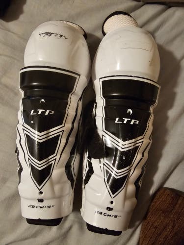 Used Youth CCM LTP 9" Shin Pads