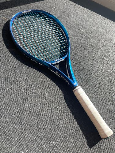 Yonex Ezone 100 racquet - 4 3/8 Grip
