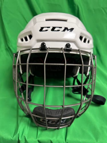 Used Large CCM FL500 Helmet