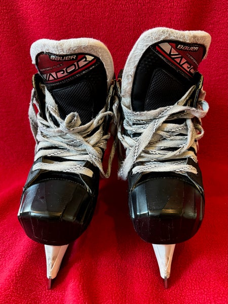 Used Intermediate Bauer Vapor X2.9 Hockey Goalie Skates Regular Width Size 5