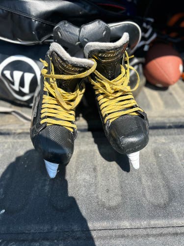 Used Senior Bauer Extra Wide Width  11.5 Supreme M5 Pro Hockey Skates