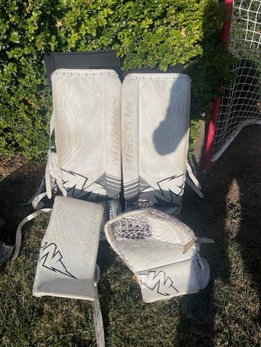 Mission Goalie Pads 26” junior Small Glove and Blocker