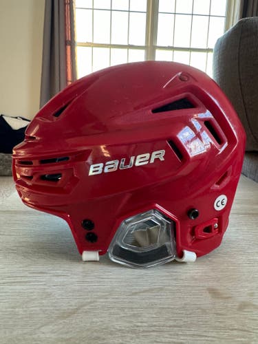 Used Medium Bauer Re-Akt 150 Helmet