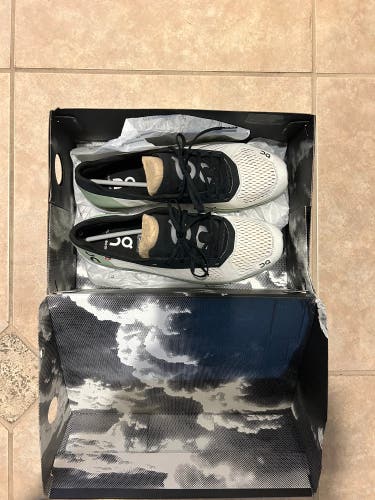 On running men’s Cloudboom shoes