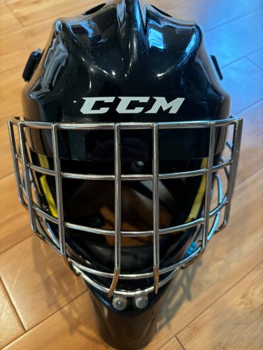 CCM Axis 1.5 Goalie Helmet Senior