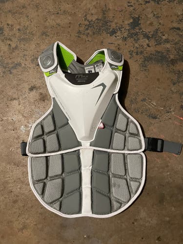 maverik  max goalie chest protector  L/XL