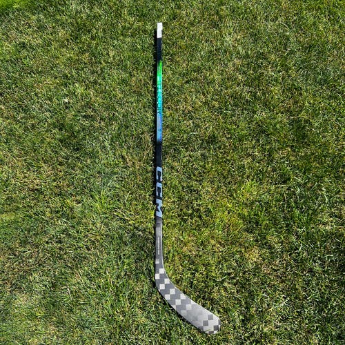 New Unused Junior CCM RibCor Trigger 8 Pro CHROME Limited Edition Right Handed Hockey Stick P29