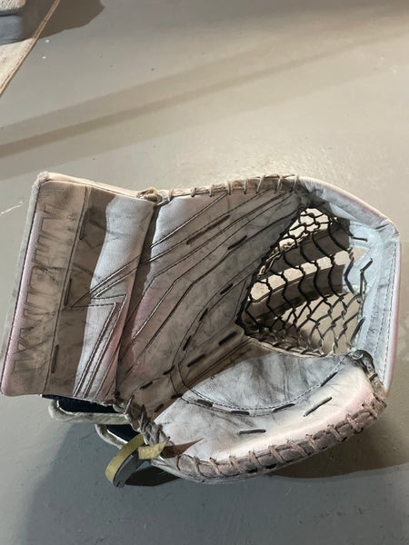 Used Regular V9 Pro Carbon Glove