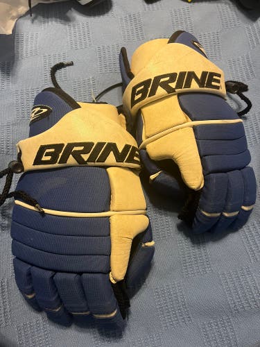 Brine lacrosse gloves large