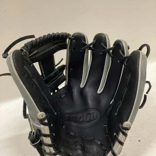 Used Wilson A200 1786 11 1 2" Fielders Gloves