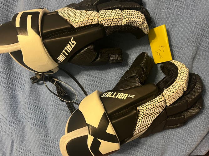 Stx stallion lacrosse gloves youth Size 10