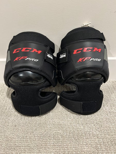 CCM KP PRO KNEE GUARDS