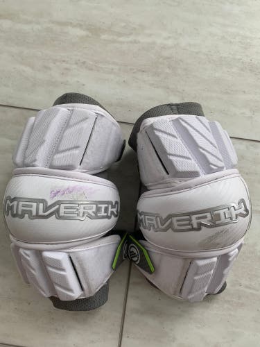 Used Adult Maverik Max Arm Pads