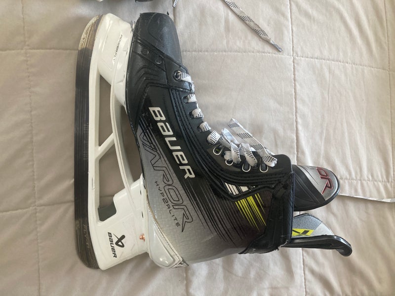 Bauer Hyperlite 2 senior hockey skates size: 9.5 Fit 2