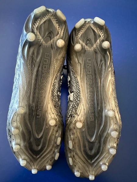 Used Men's Mid Top Molded Cleats Spotlight MC
