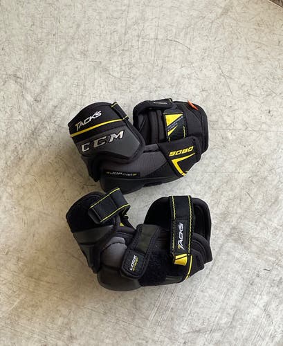 Junior Small CCM Tacks Elbow Pads Barely Used