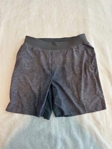 Men’s Lululemon ABC Shorts 7”