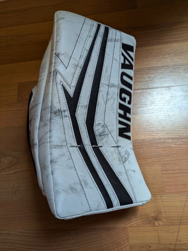 Used Vaughn V9 Pro Carbon Regular Blocker & Catcher