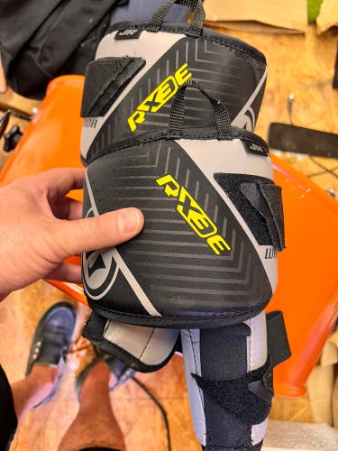 Warrior Jr. RX3 Knee Pads