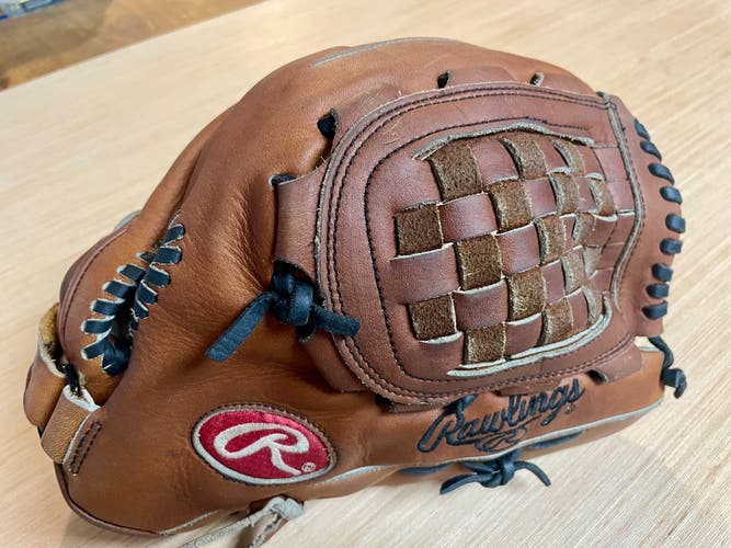 Rawlings Heart of the Hide Softball Glove 13.5". RHT  Great Condition!