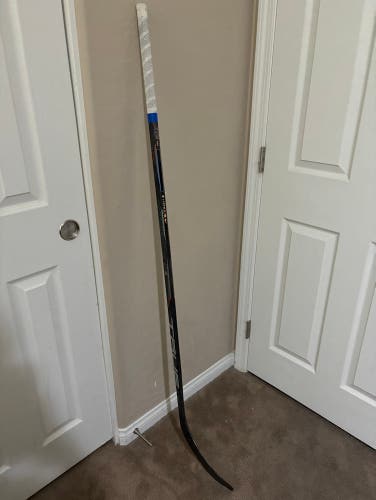 New True Hzrdus 9X4 p28 50 flex right handed