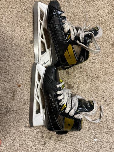 Bauer Goalie Skates 3S Size 2.5 EE