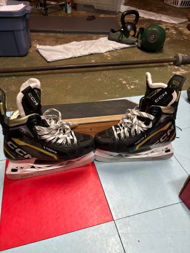 CCM AS-V Pro 7.5 Hockey Skates